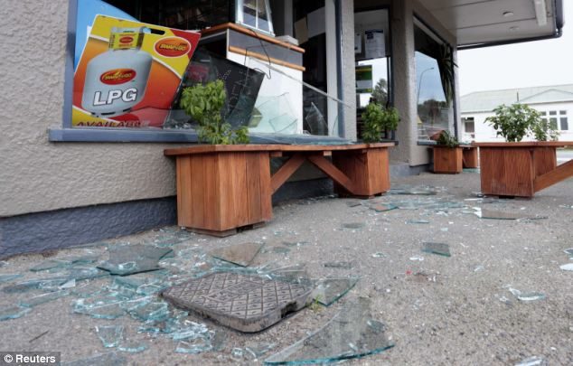 Safety film protects Glass Earthquake damage_Suntamers NZ